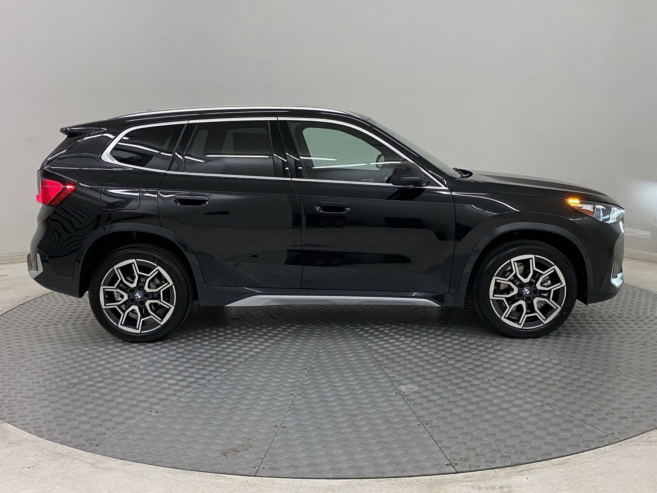 Used 2025 BMW X1 xDrive28i w/ Convenience Package image 7