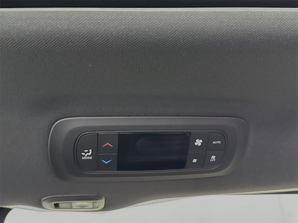 New 2026 Chrysler Pacifica Select image 26