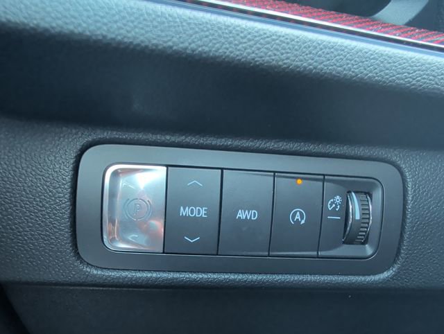 Used 2025 Chevrolet Traverse RS w/ LPO, Floor Liner Package image 30