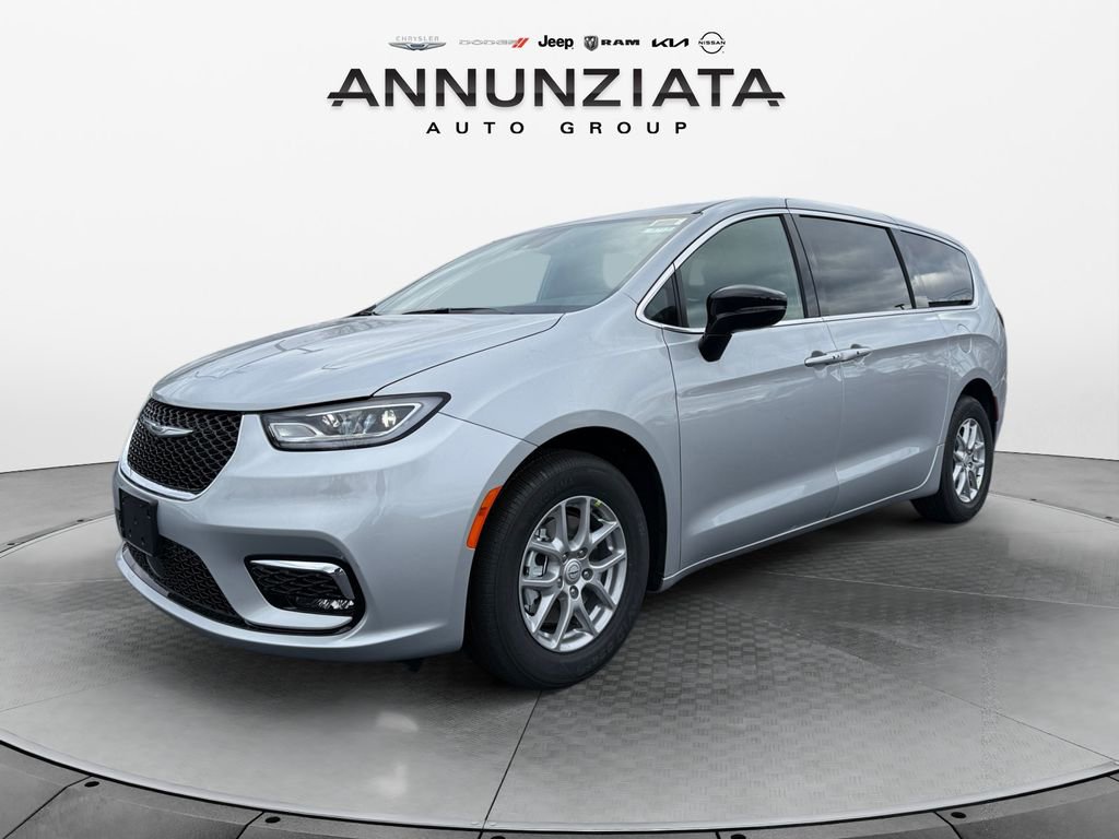 New 2026 Chrysler Pacifica Select