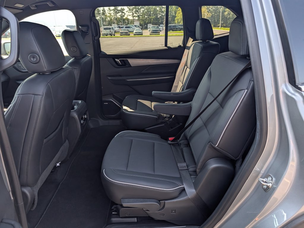 Used 2026 Buick Enclave Preferred w/ Power Package FWD image 18