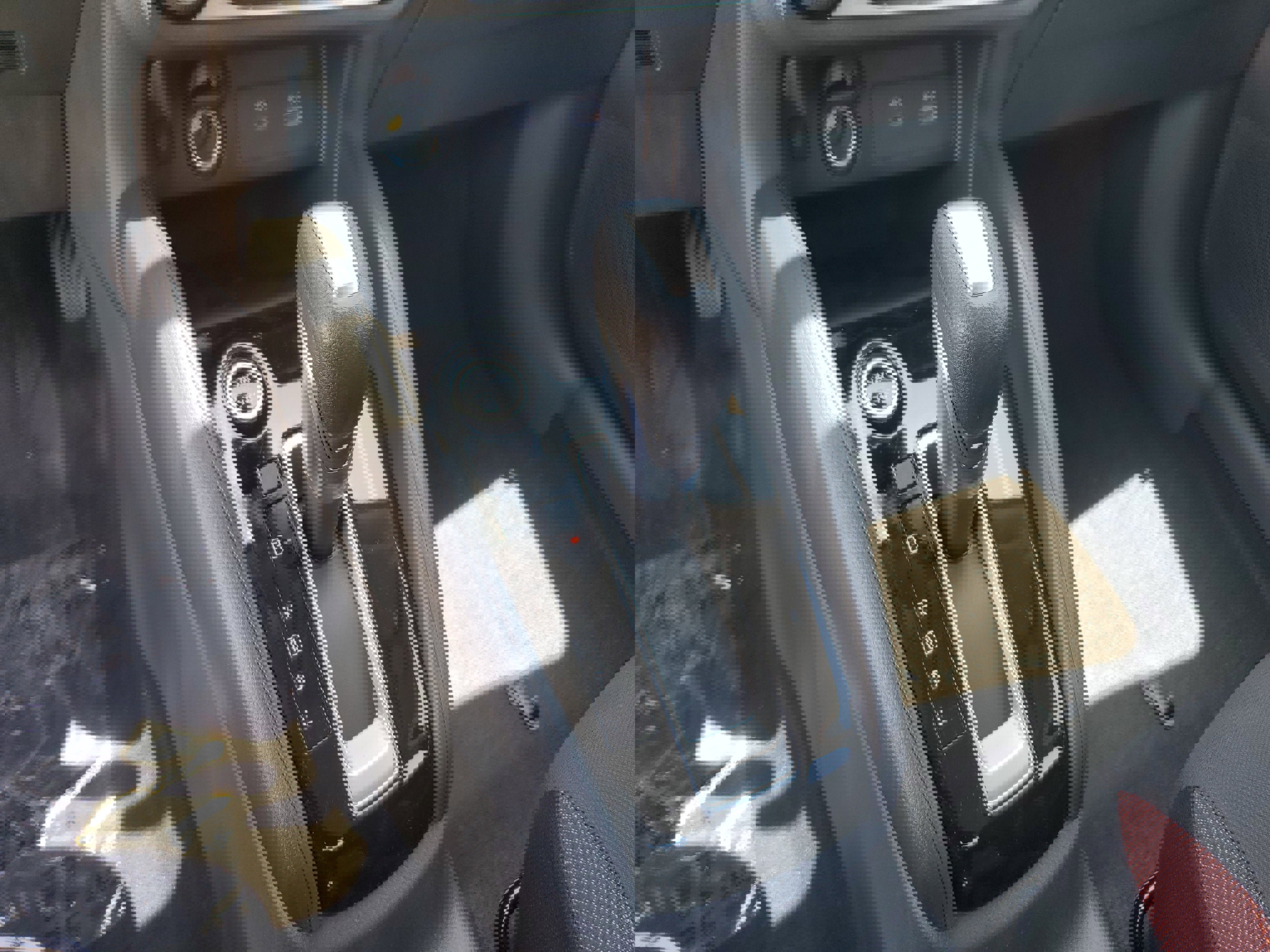 New 2025 Nissan Versa SR w/ Trunk Package image 24