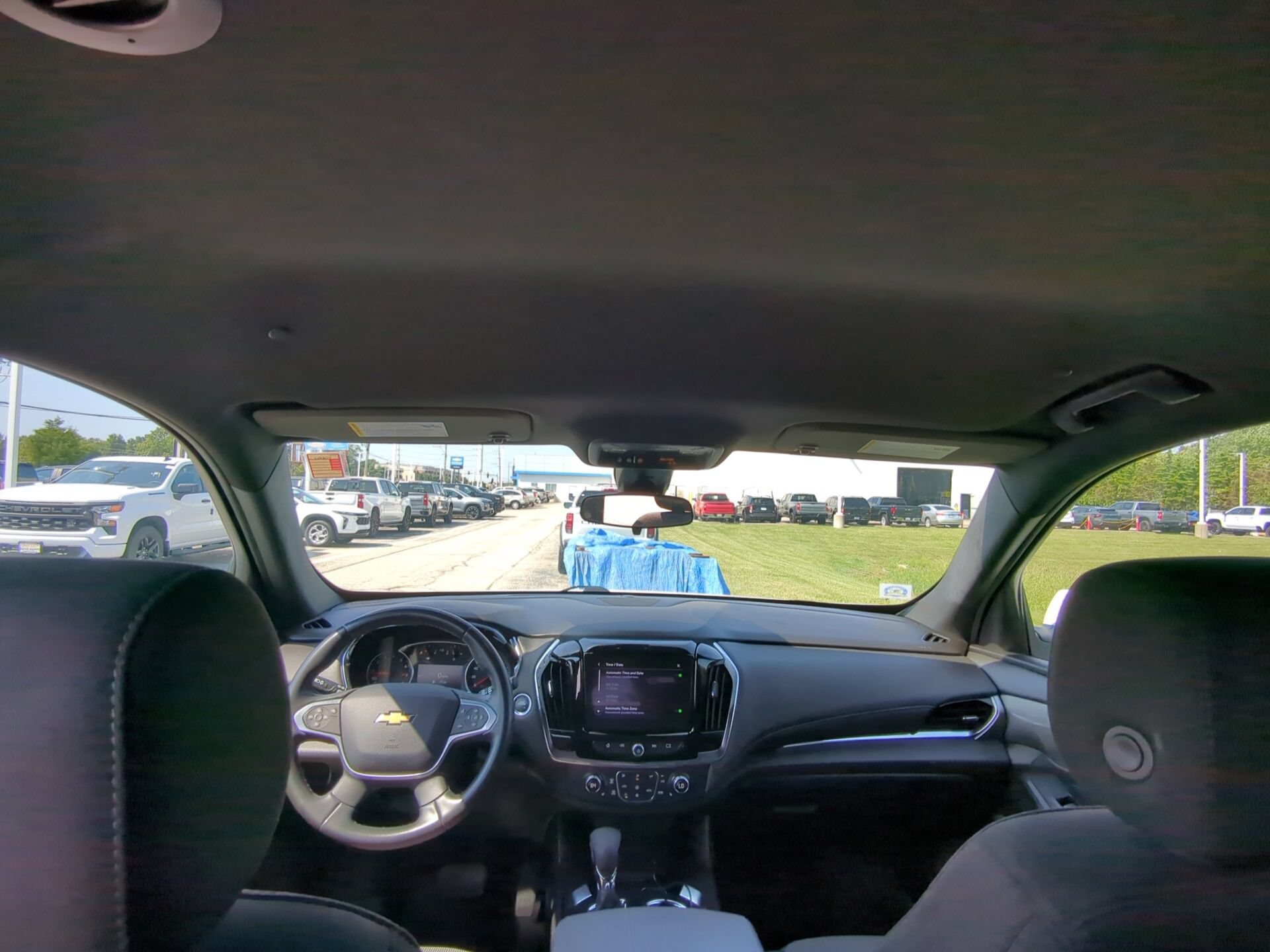 Used 2023 Chevrolet Traverse LT FWD image 14