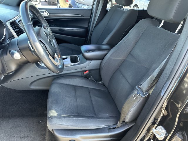 Used 2015 Jeep Grand Cherokee Laredo w/ Quick Order Package 23E RWD image 19