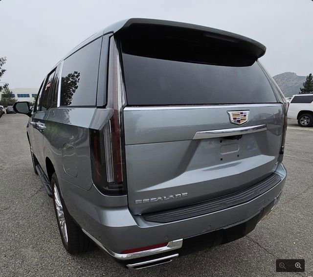 Used 2025 Cadillac Escalade Premium Luxury image 6