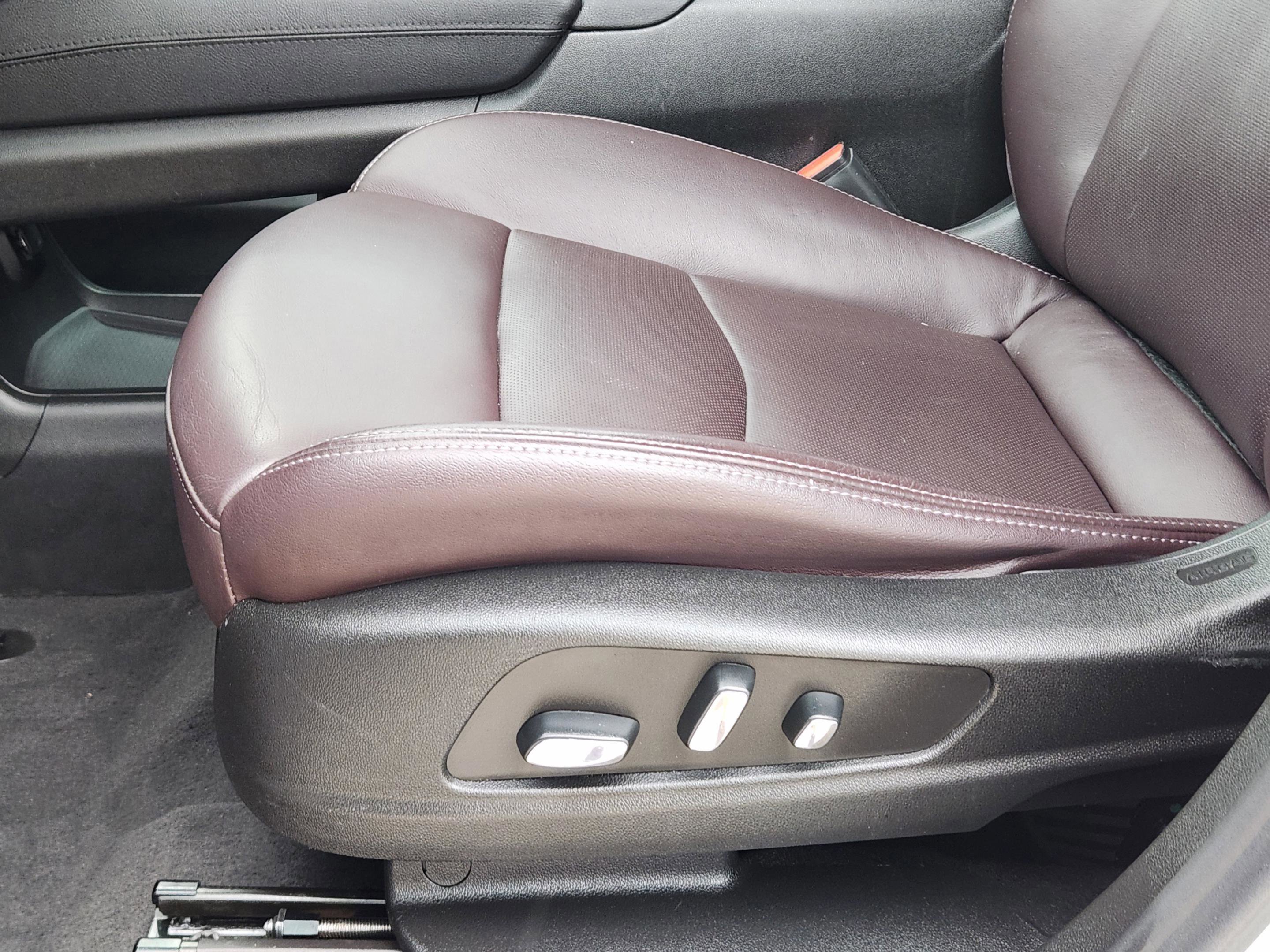 Used 2023 Cadillac XT6 Premium Luxury w/ Technology Package image 26