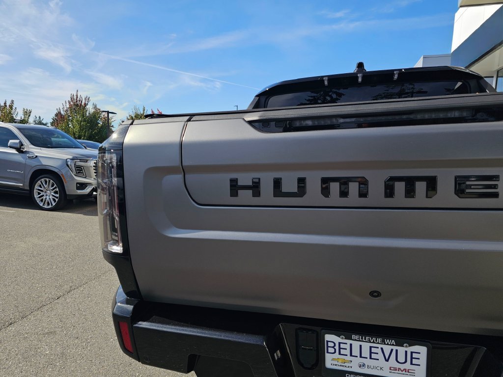 Used 2026 GMC Hummer EV 4x4 Crew Cab w/ Carbon Fiber Edition Package image 16