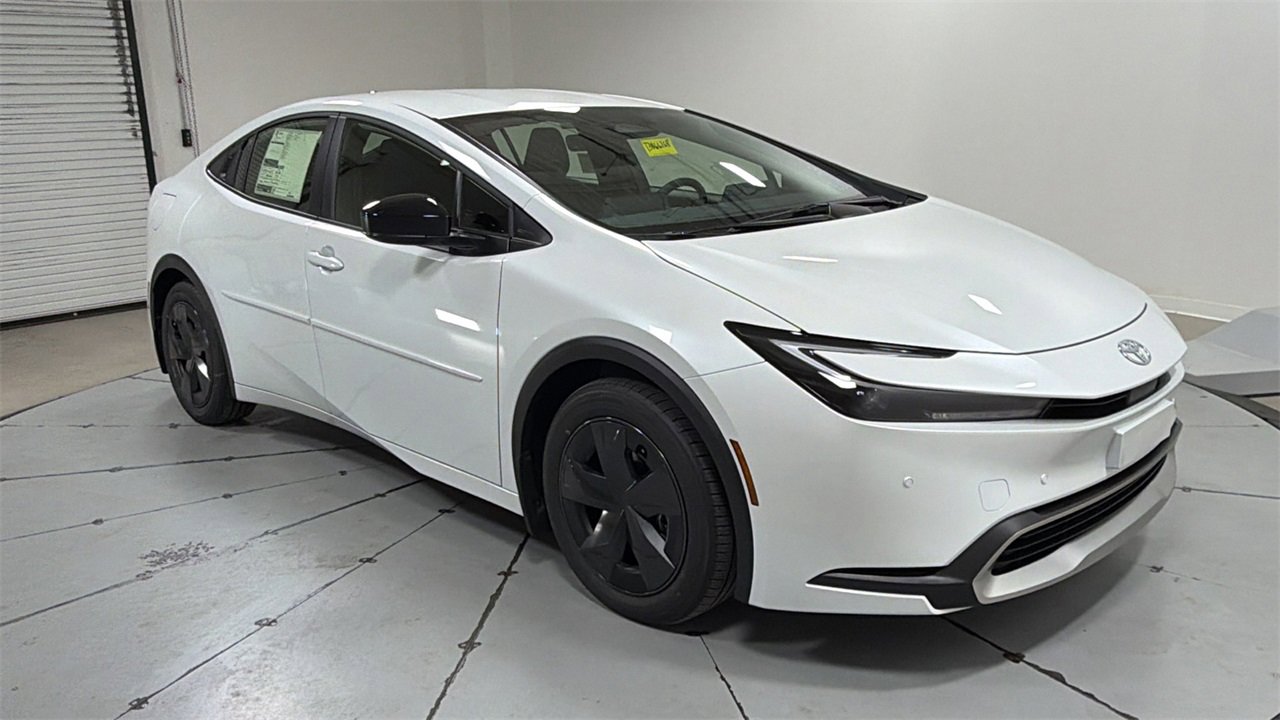 New 2026 Toyota Prius Plug-In Hybrid image 3