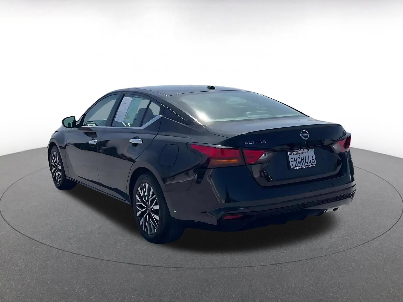 Used 2025 Nissan Altima 2.5 SV FWD image 10