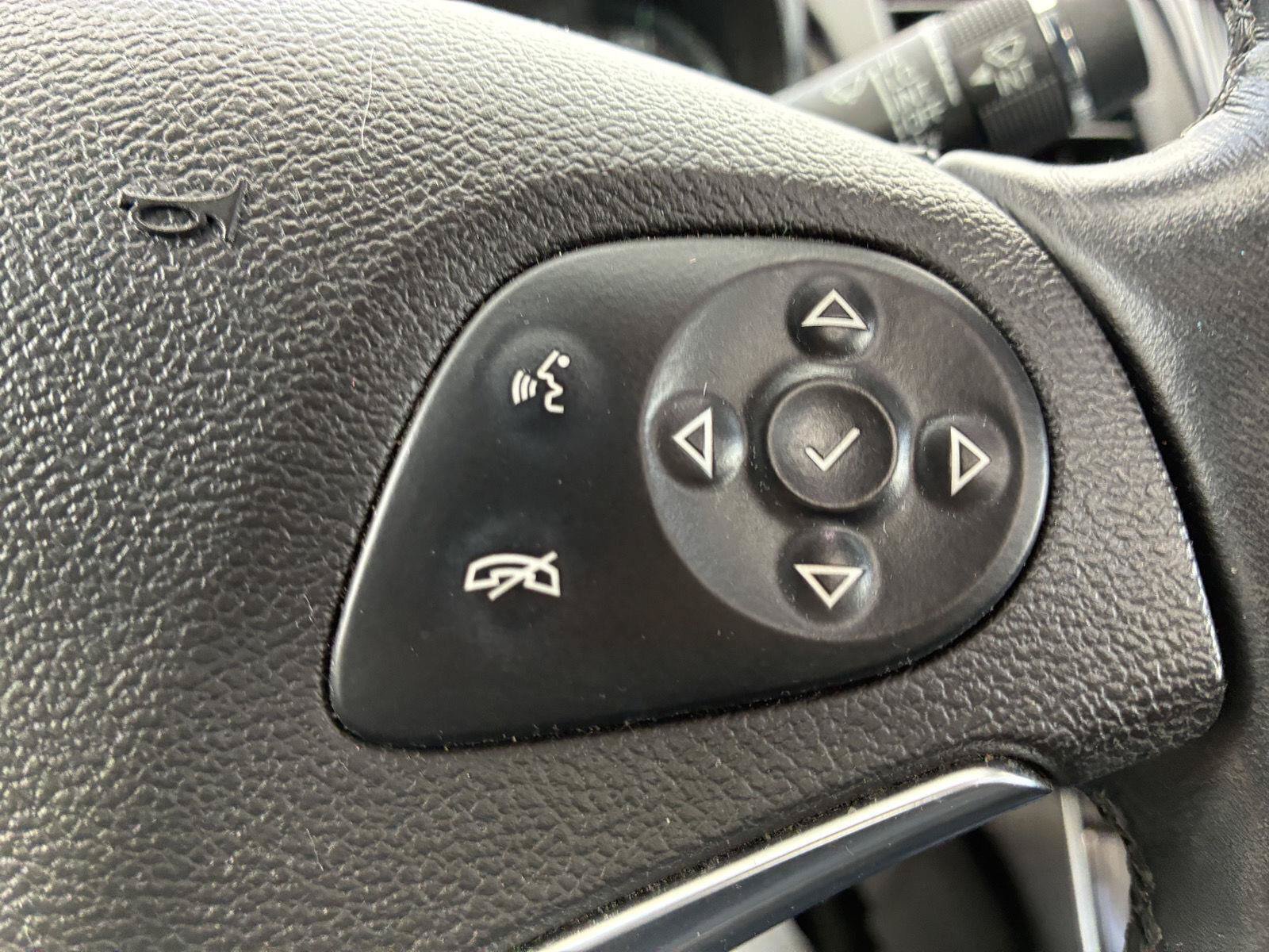Used 2016 Chevrolet Impala LTZ w/ Enhanced Convenience Package FWD image 27