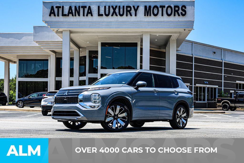 Used 2025 Mitsubishi Outlander SEL FWD image 2