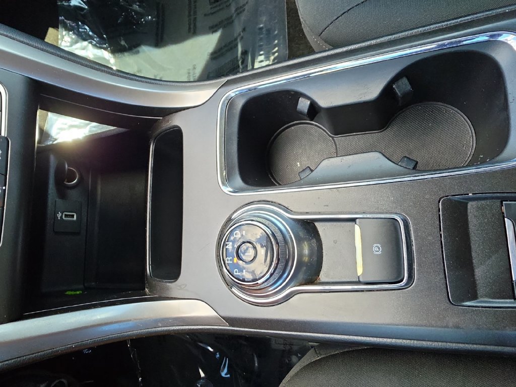 Used 2017 Ford Fusion SE w/ Fusion SE Technology Package FWD image 20