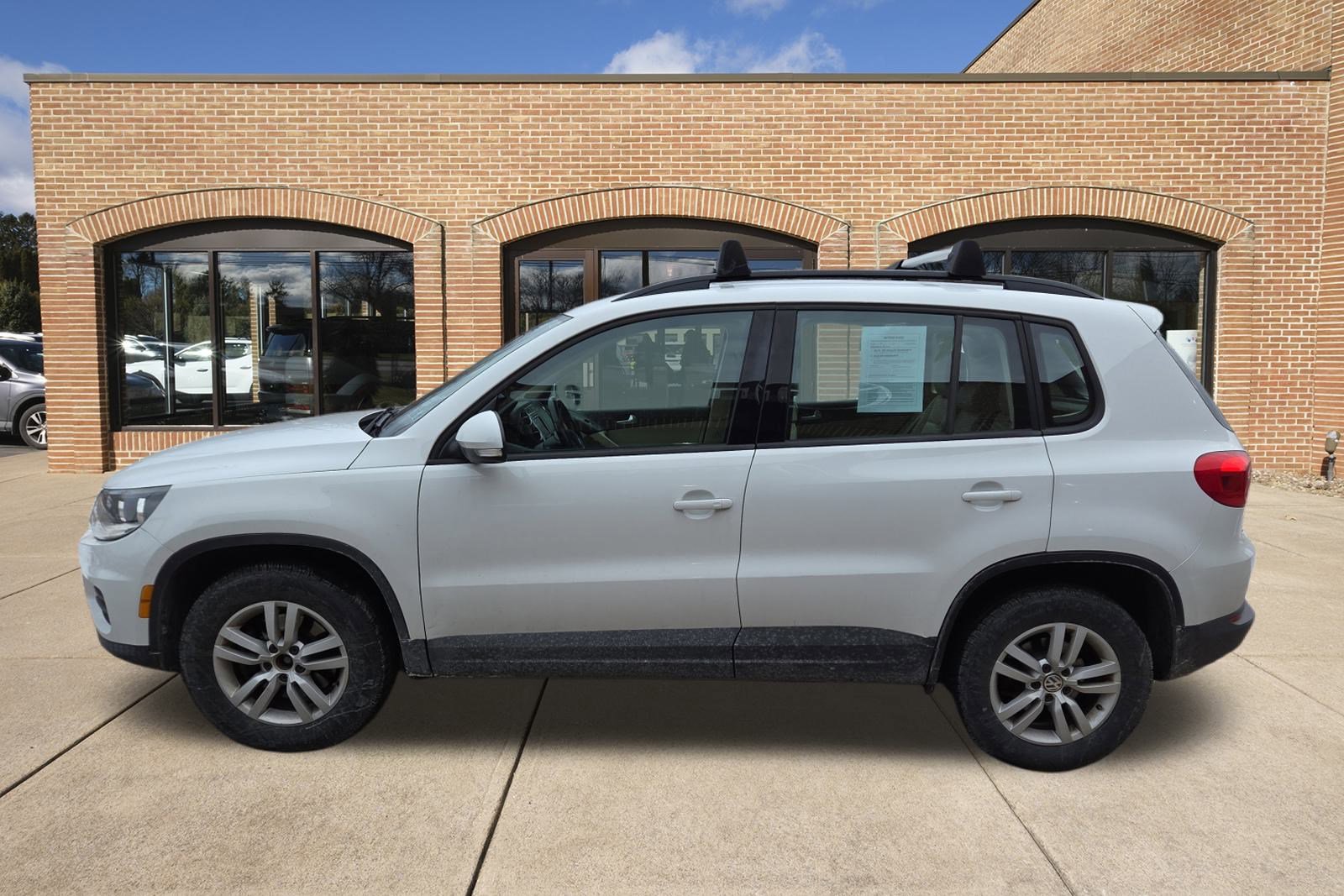Used 2017 Volkswagen Tiguan S image 5