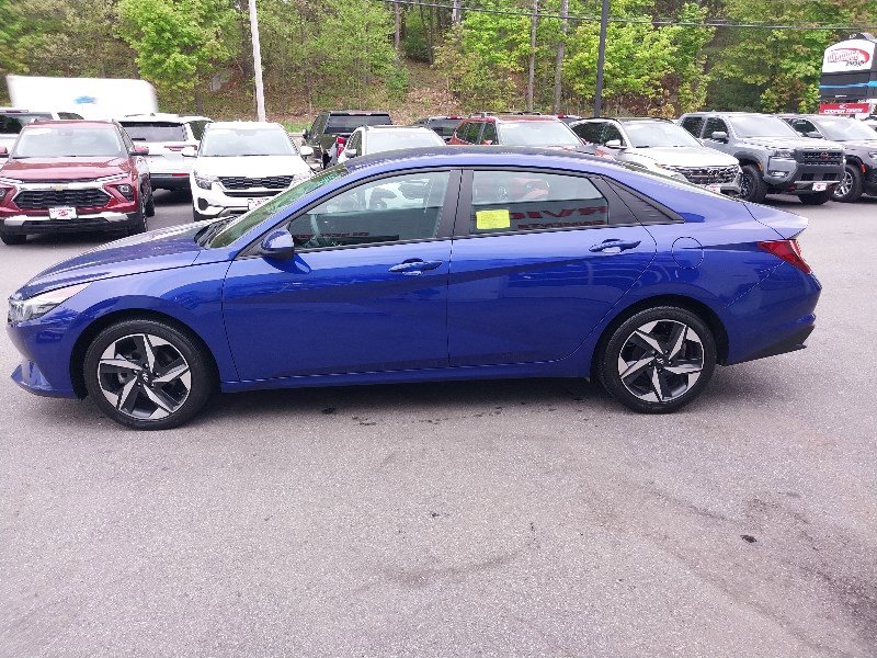 Used 2023 Hyundai Elantra SEL w/ Convenience Package FWD image 5