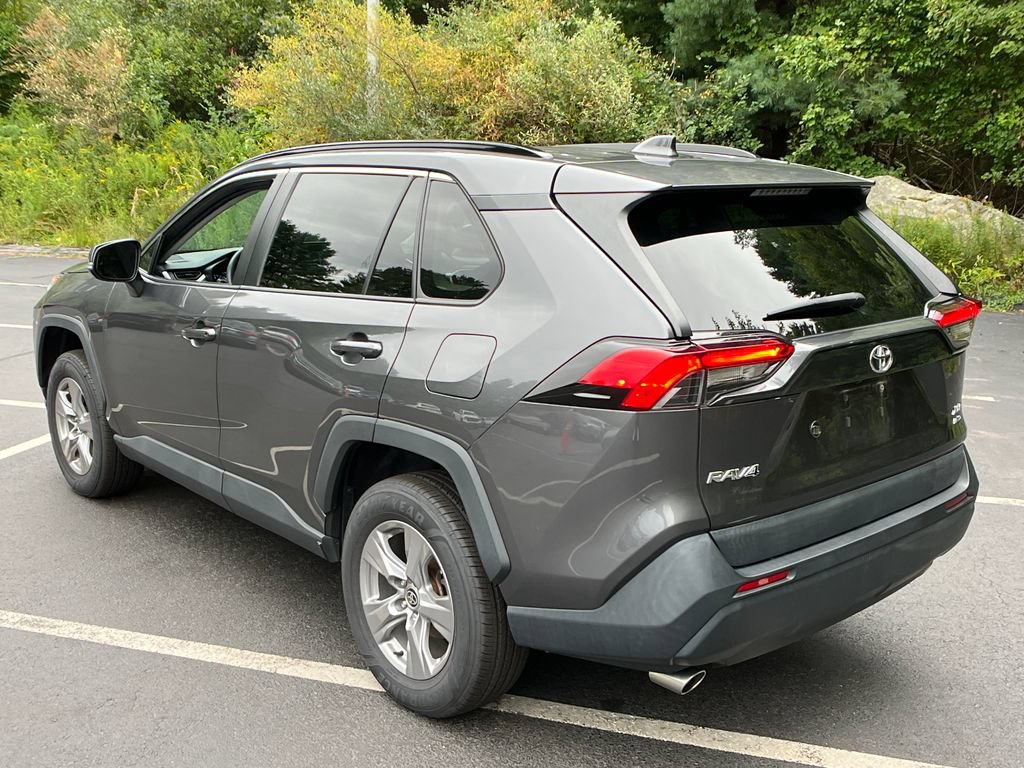 Used 2022 Toyota RAV4 XLE w/ Convenience Package AWD/4WD image 3