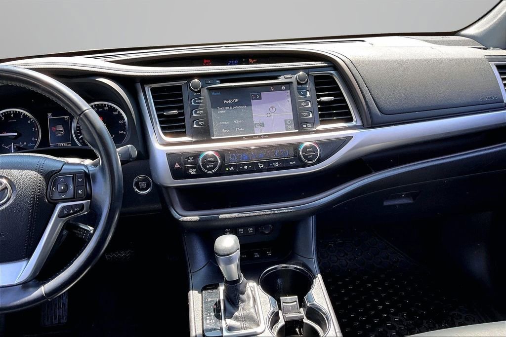 Used 2019 Toyota Highlander SE AWD/4WD image 9