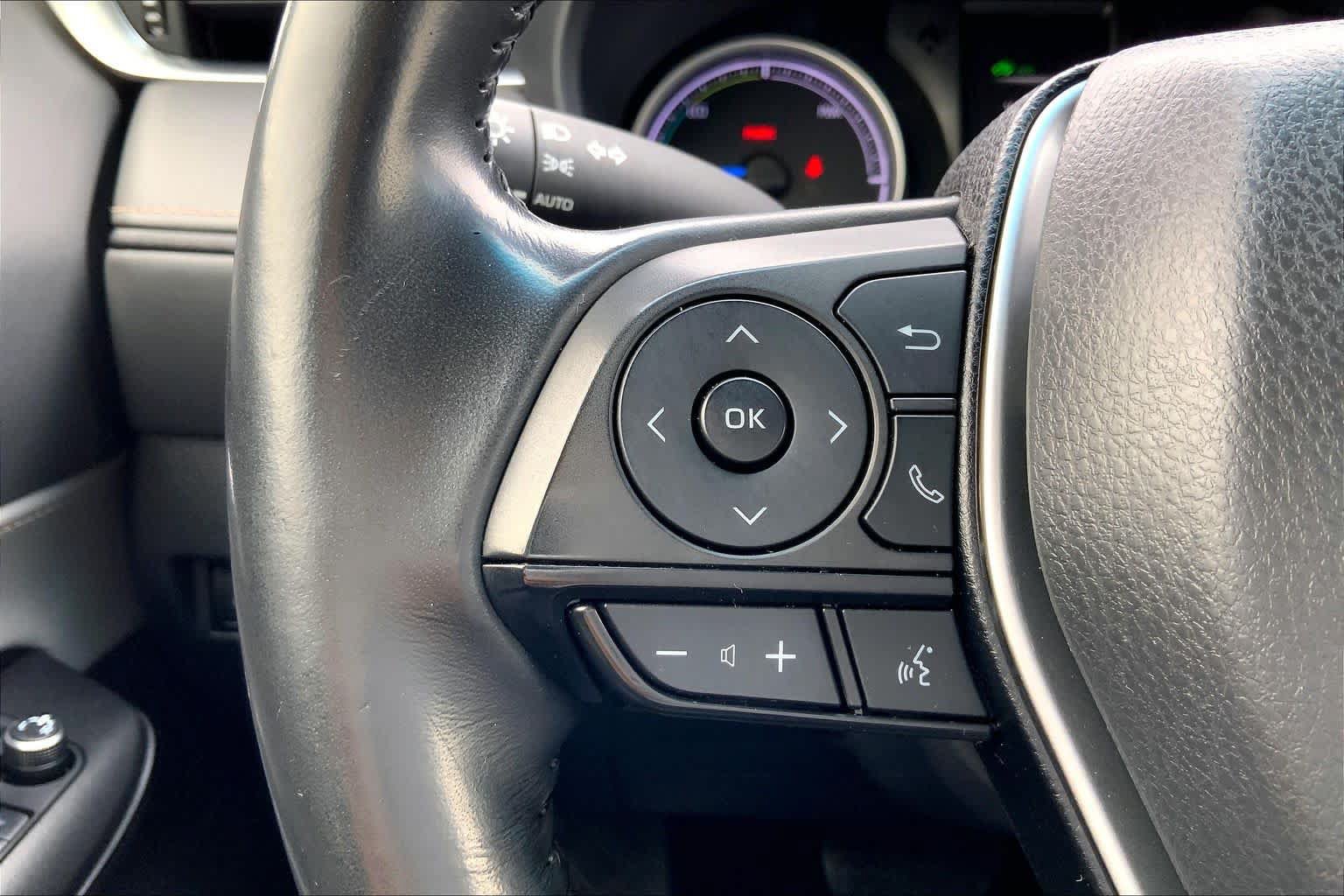 Used 2021 Toyota Venza LE AWD/4WD image 21