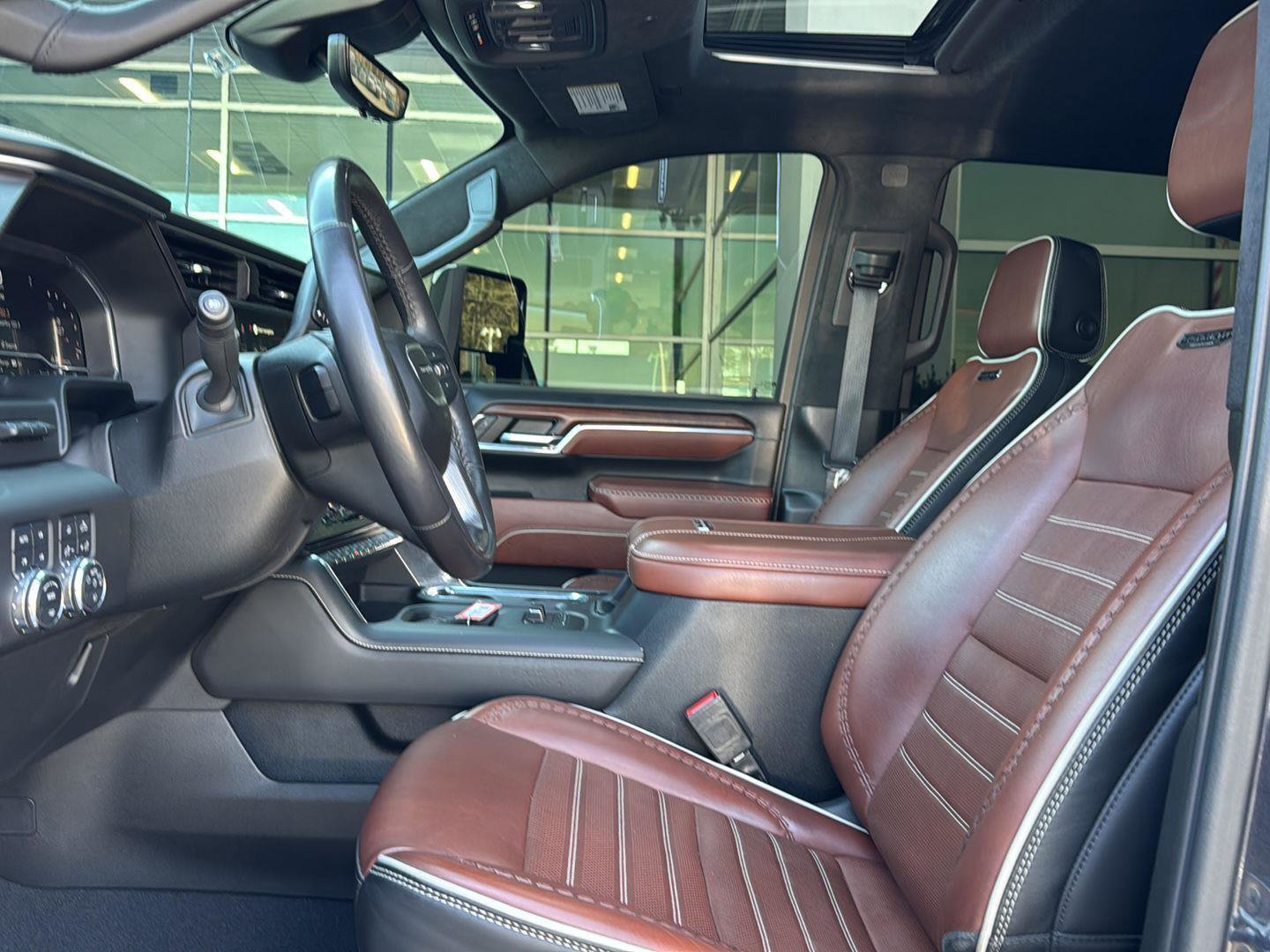 Used 2024 GMC Sierra 3500 Denali Ultimate AWD/4WD image 8