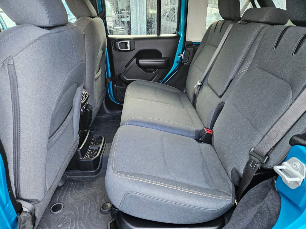 Used 2024 Jeep Wrangler Unlimited image 14