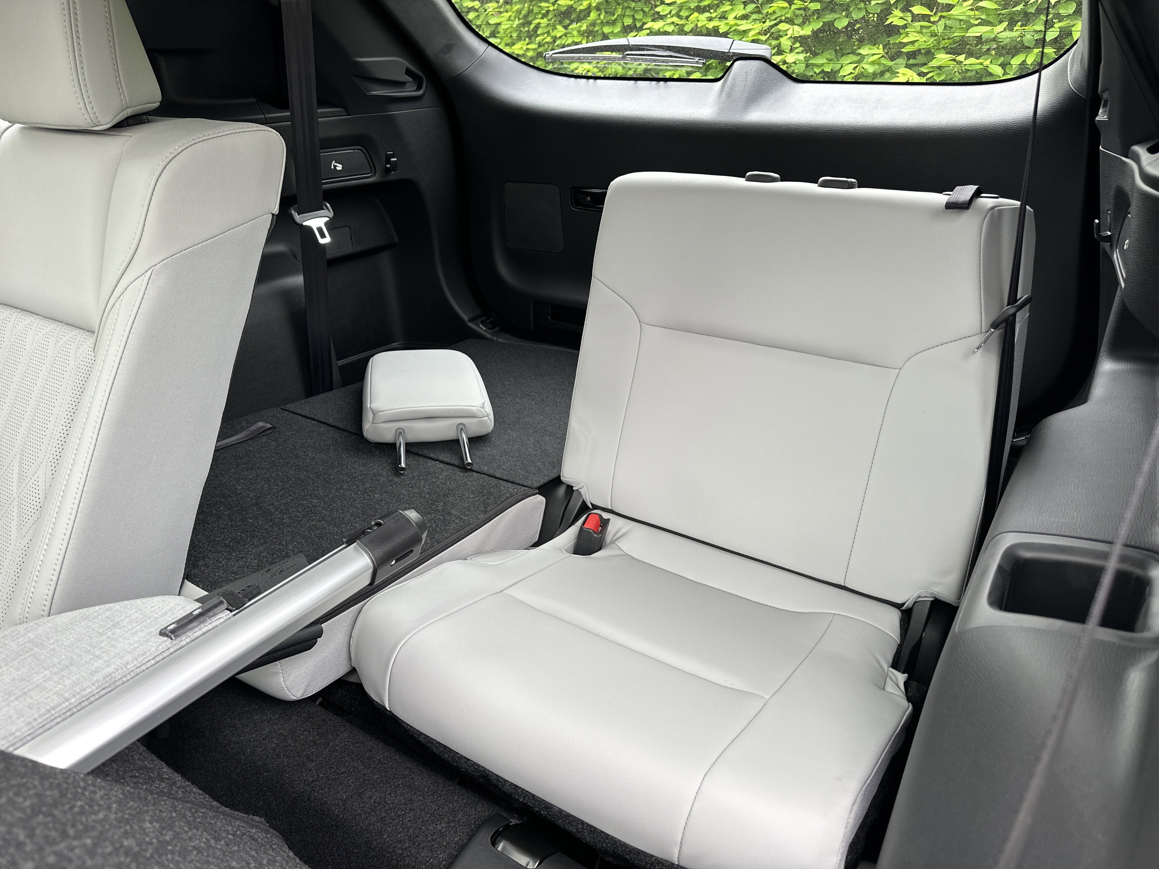 Used 2025 Mitsubishi Outlander AWD image 22