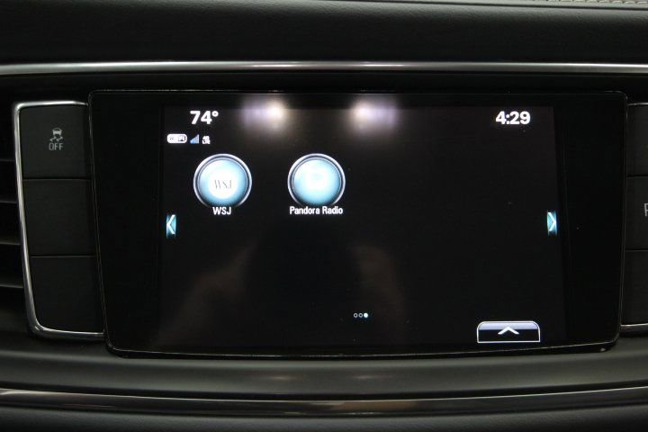 Used 2019 Buick Enclave Essence image 18