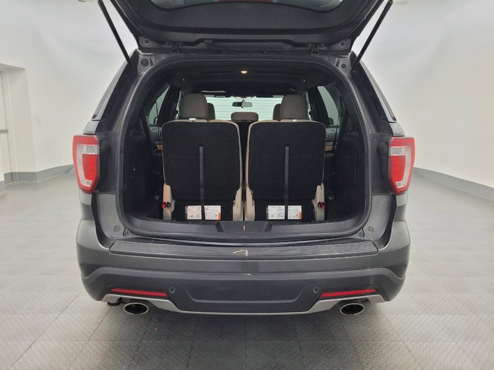 Used 2018 Ford Explorer XLT FWD image 29
