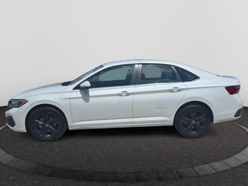 Used 2024 Volkswagen Jetta SE w/ Black Wheel Package FWD image 2