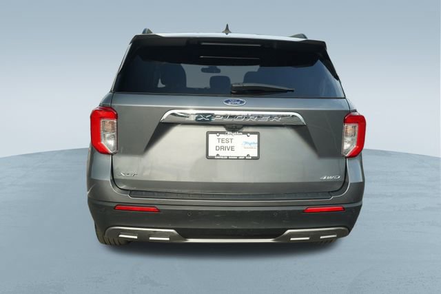 Used 2022 Ford Explorer XLT w/ Equipment Group 202A image 8