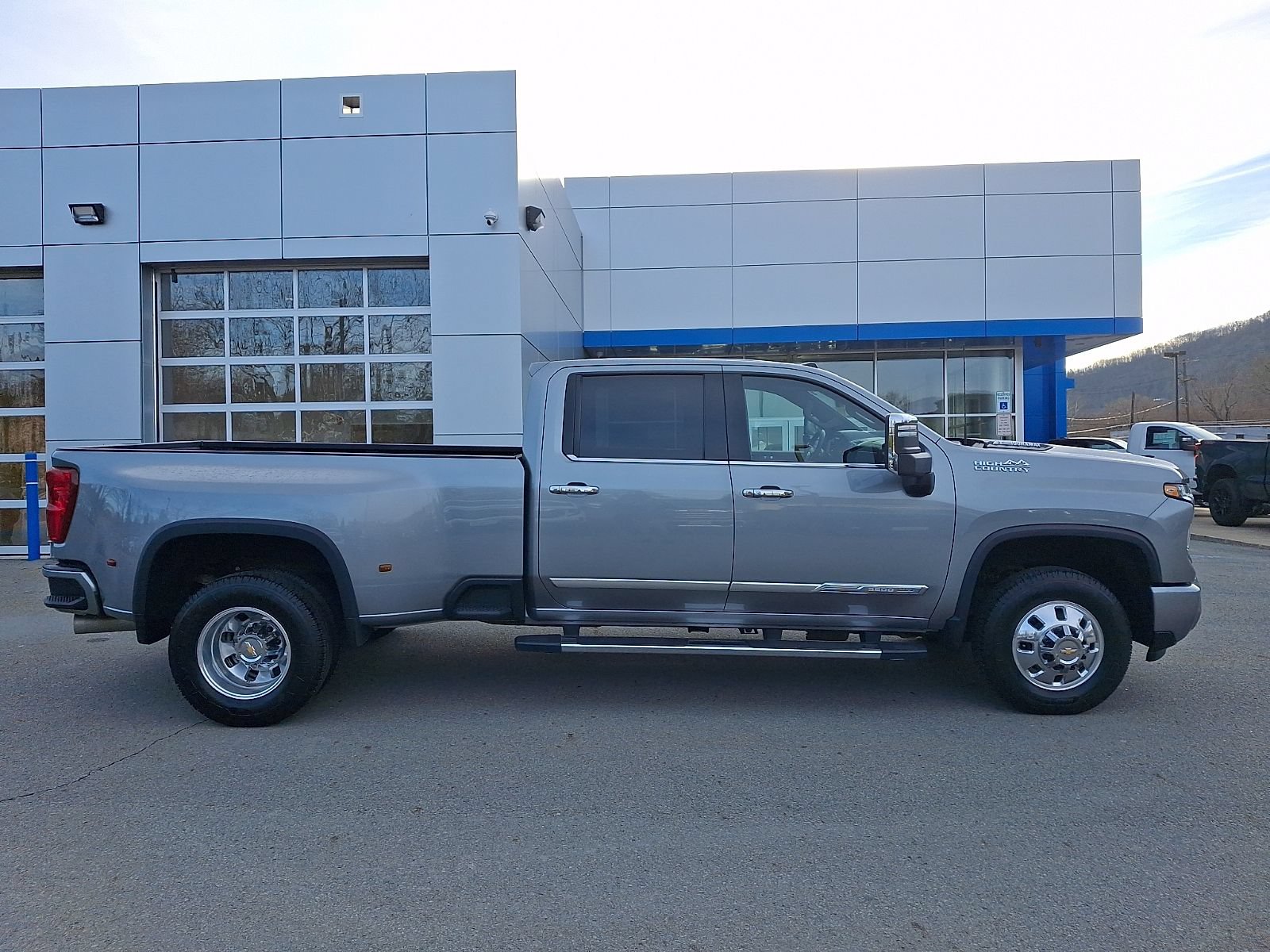 Certified 2025 Chevrolet Silverado 3500 High Country w/ High Country Premium Package AWD/4WD image 7
