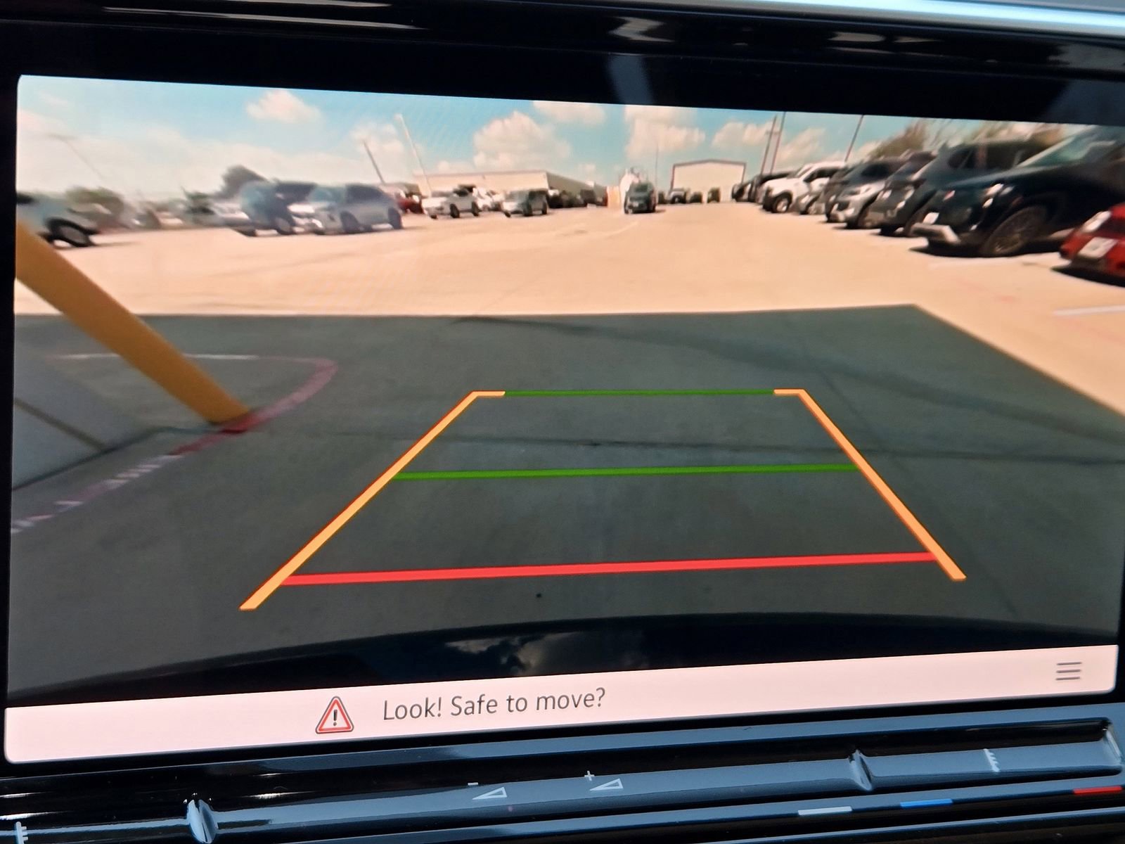 New 2026 Volkswagen Atlas SE image 13