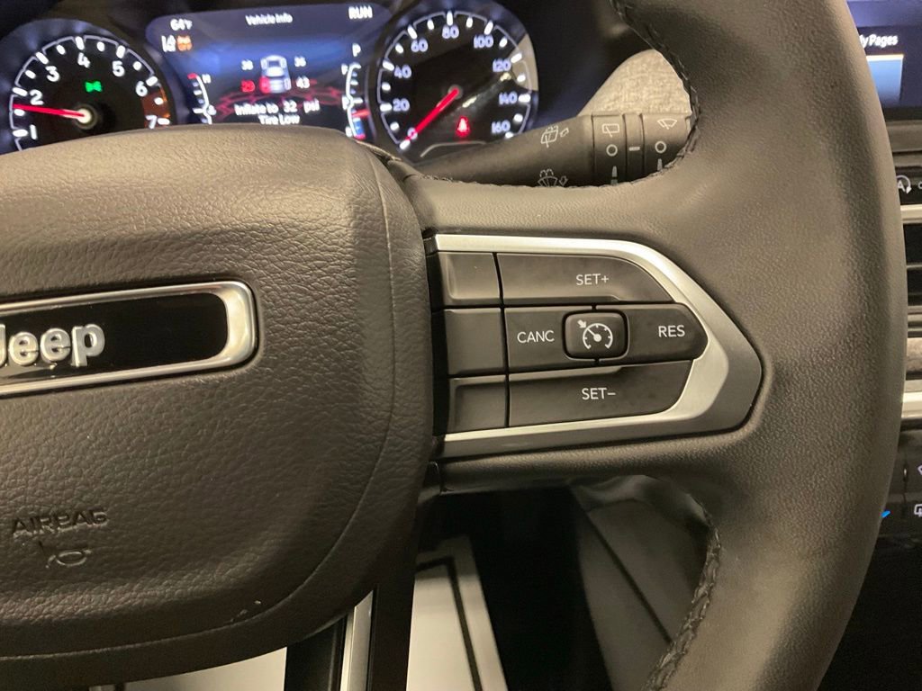 Used 2024 Jeep Compass Latitude image 18