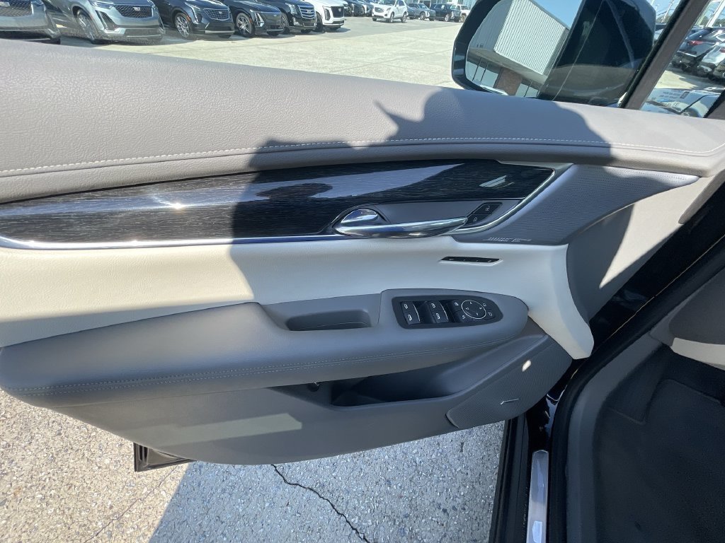 Certified 2023 Cadillac XT6 Premium Luxury w/ Technology Package FWD image 23