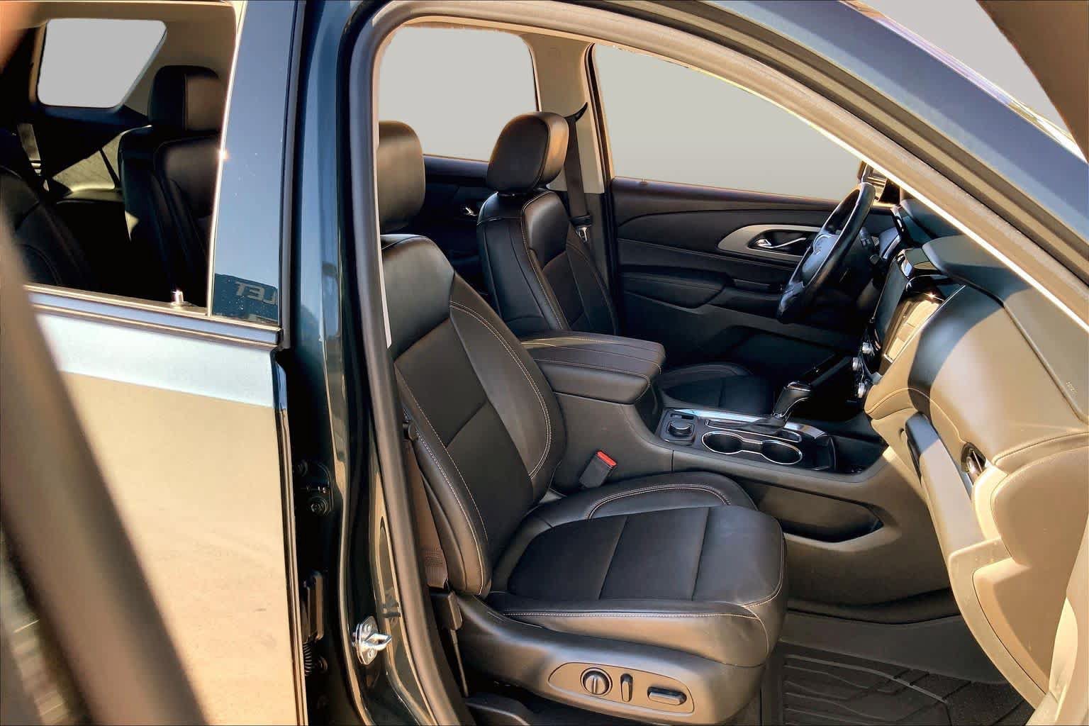 Used 2020 Chevrolet Traverse RS FWD image 9