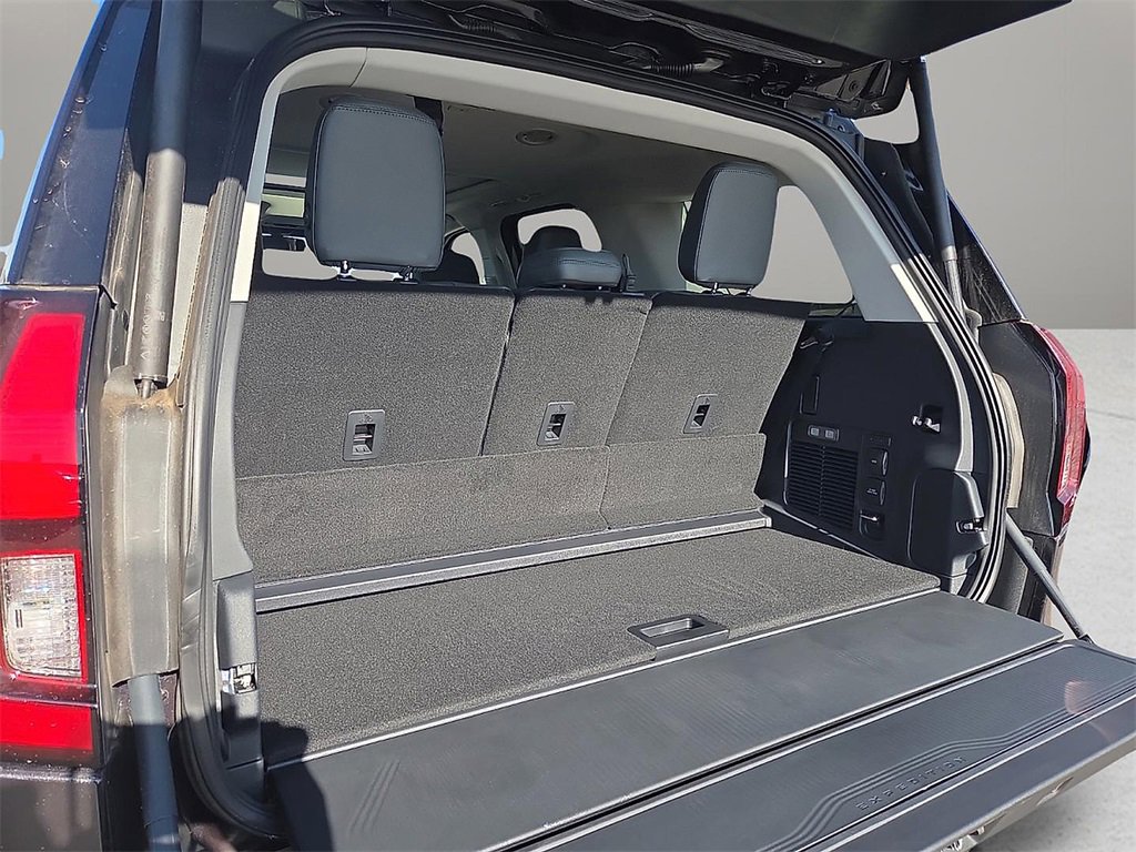 New 2025 Ford Expedition Active image 8