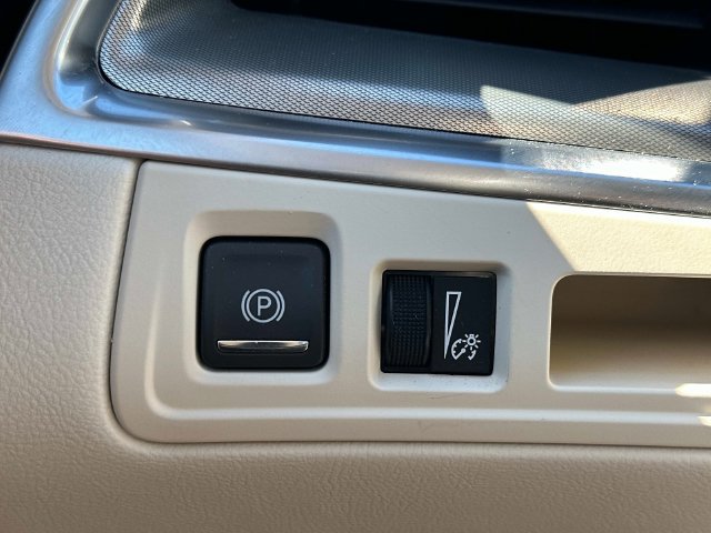 Used 2024 Cadillac XT5 Premium Luxury w/ LPO, Floor Liner Package AWD/4WD image 28