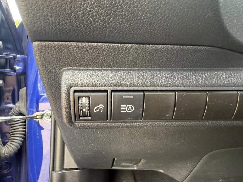 Used 2022 Toyota Corolla SE w/ Carpet Mat Package (TMS) FWD image 17