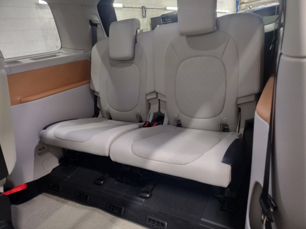New 2025 Volkswagen ID. Buzz 1st Edition AWD/4WD image 29