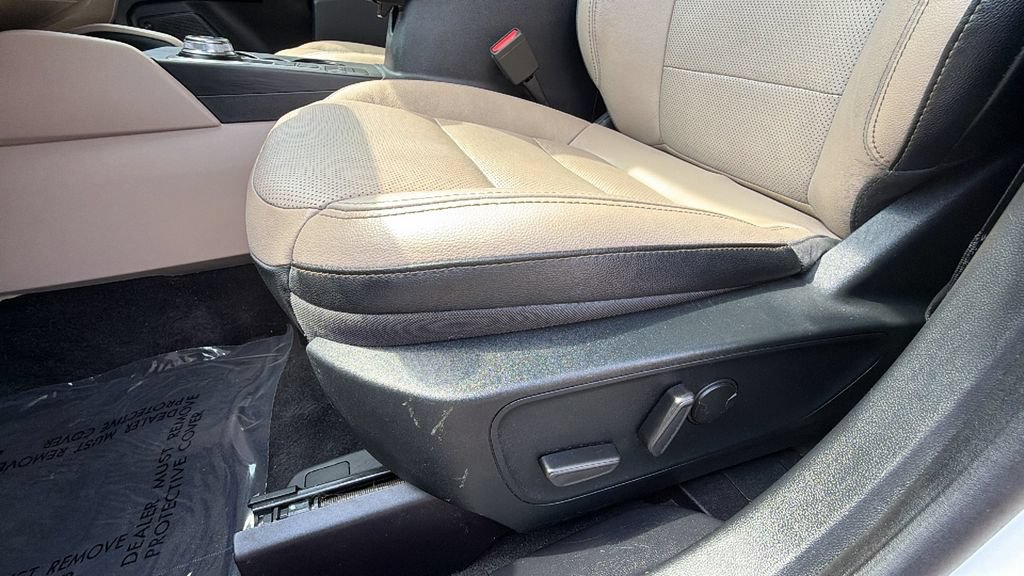 Used 2020 Ford Escape Titanium FWD image 27