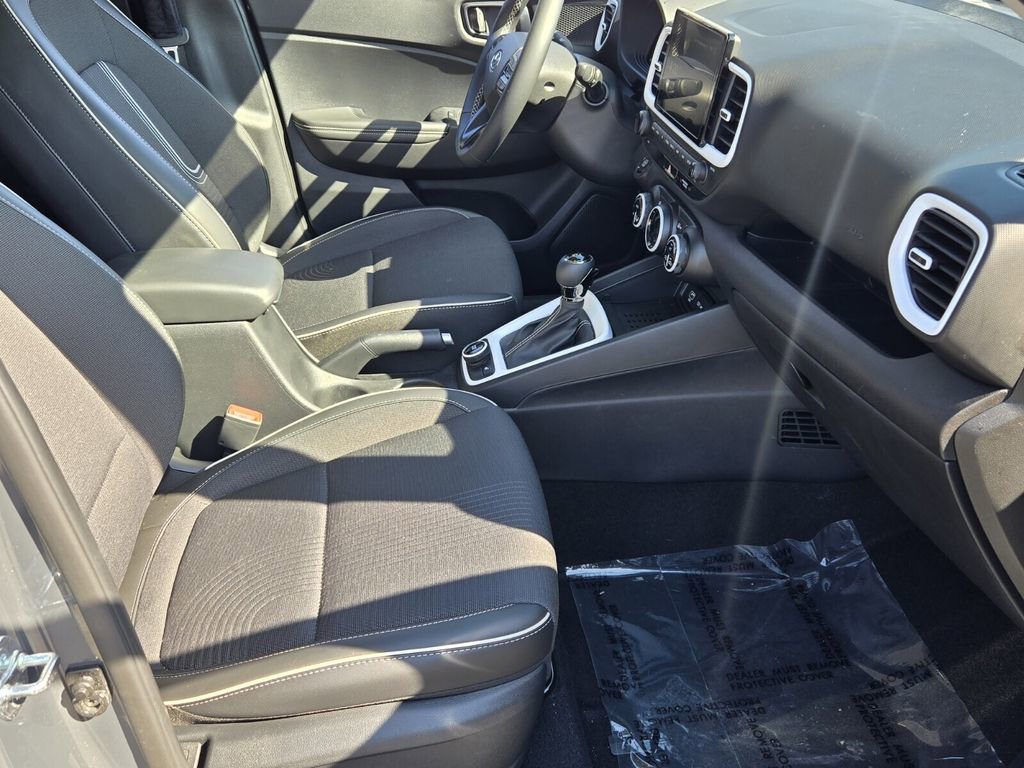 Certified 2025 Hyundai Venue Limited image 15