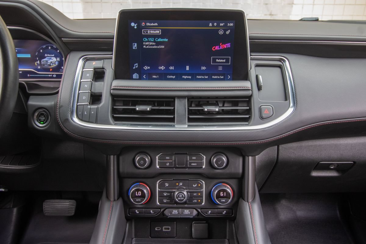Used 2022 Chevrolet Tahoe RST w/ Luxury Package AWD/4WD image 28