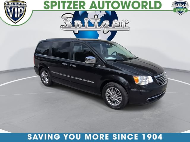 Used 2014 Chrysler Town & Country Touring-L w/ Driver Convenience Group FWD image 2