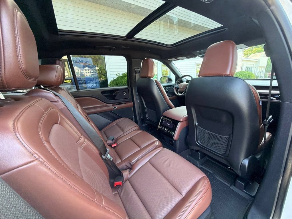 Used 2025 Lincoln Aviator Reserve AWD/4WD image 56