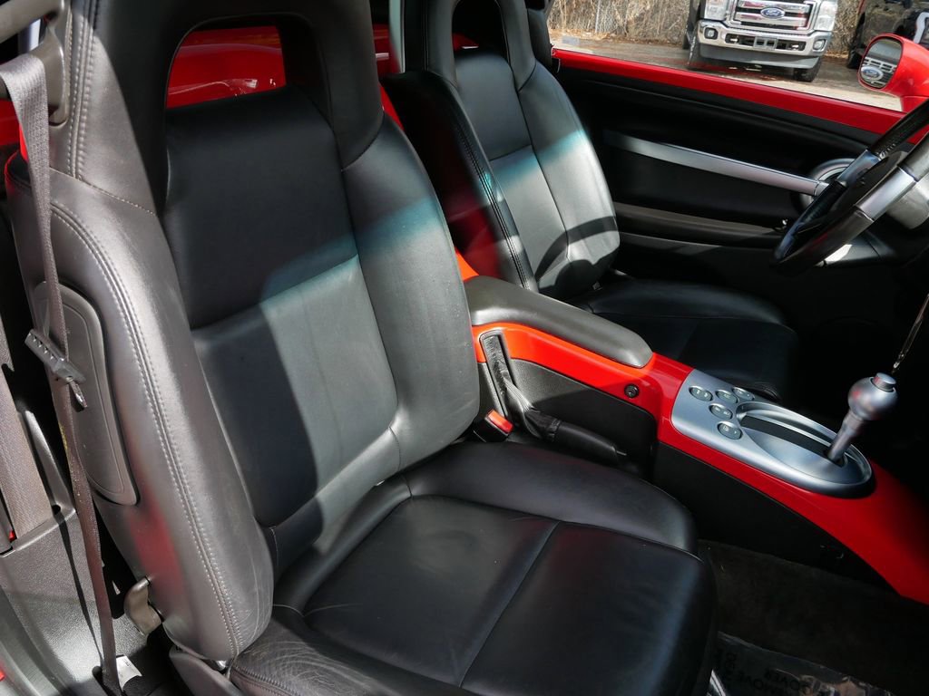 Used 2004 Chevrolet SSR RWD image 9