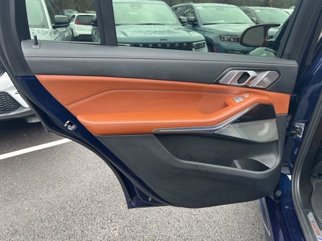 Used 2025 BMW X7 M60i image 21