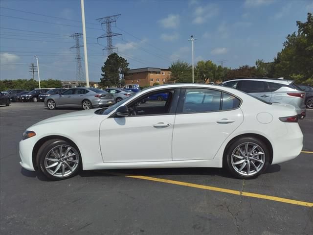 Used 2024 Alfa Romeo Giulia Sprint AWD/4WD image 6