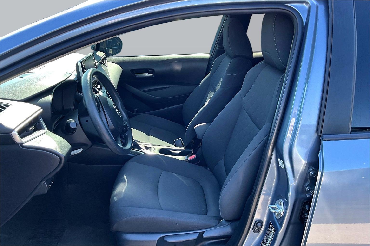 Used 2021 Toyota Corolla LE FWD image 11