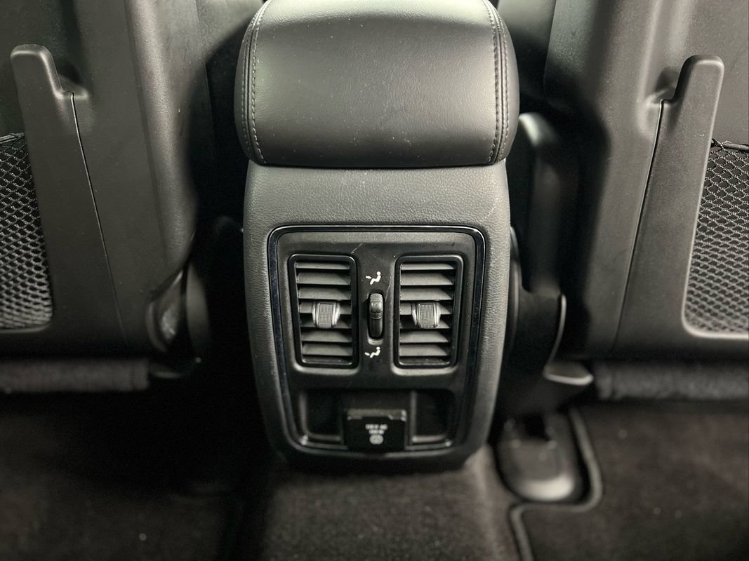 Used 2018 Jeep Grand Cherokee Altitude AWD/4WD image 19
