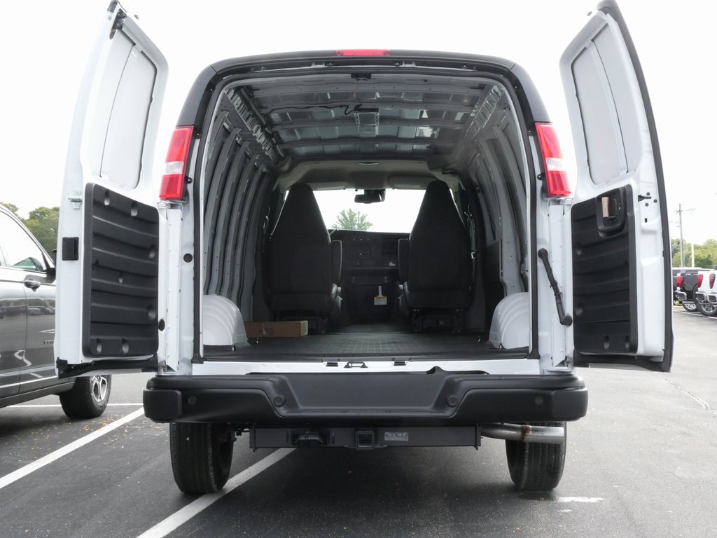 New 2025 GMC Savana 3500 w/ Power Convenience Package image 3
