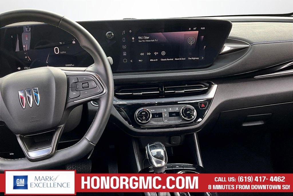 Used 2025 Buick Envista Sport Touring image 9