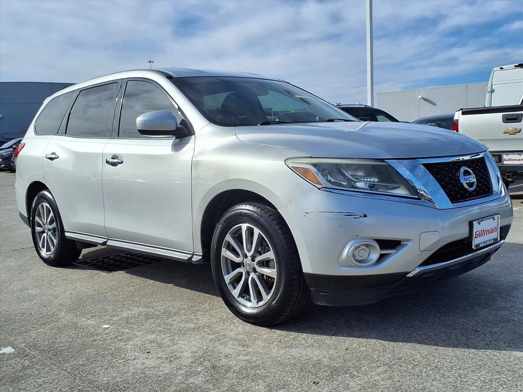 Used 2014 Nissan Pathfinder S image 2